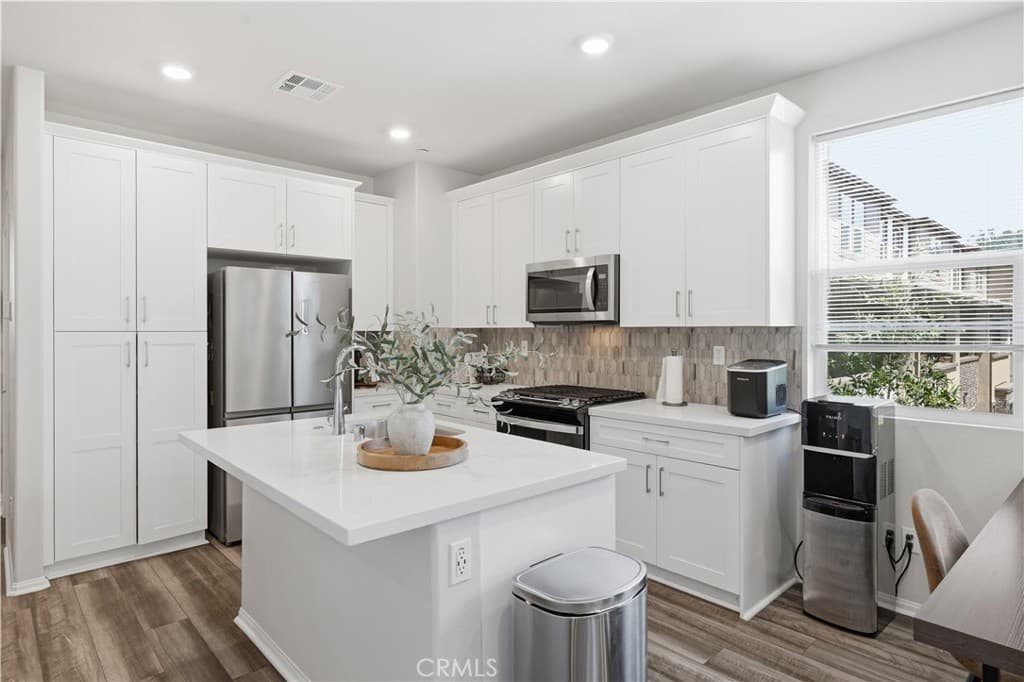 Condo at 1329 Nimbus, Pomona — photo 9 of 12