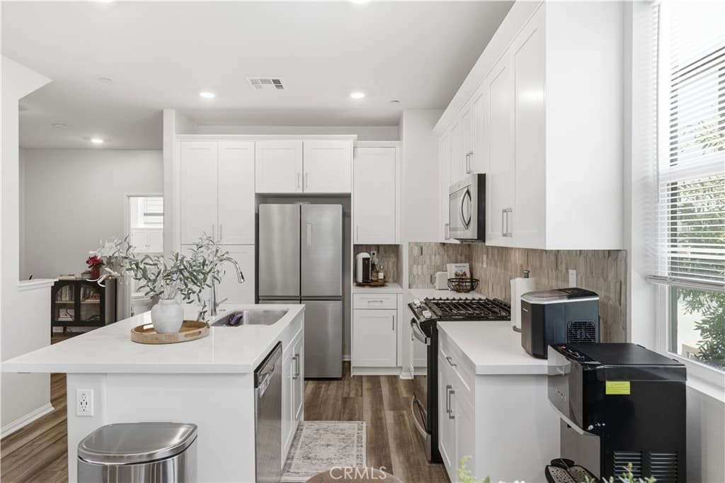 Condo at 1329 Nimbus, Pomona — photo 10 of 12