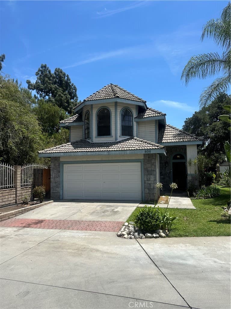 Home at 806 Alta, Monrovia — photo 1 of 12