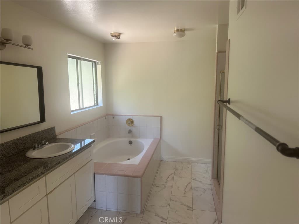 Home at 806 Alta, Monrovia — photo 6 of 12