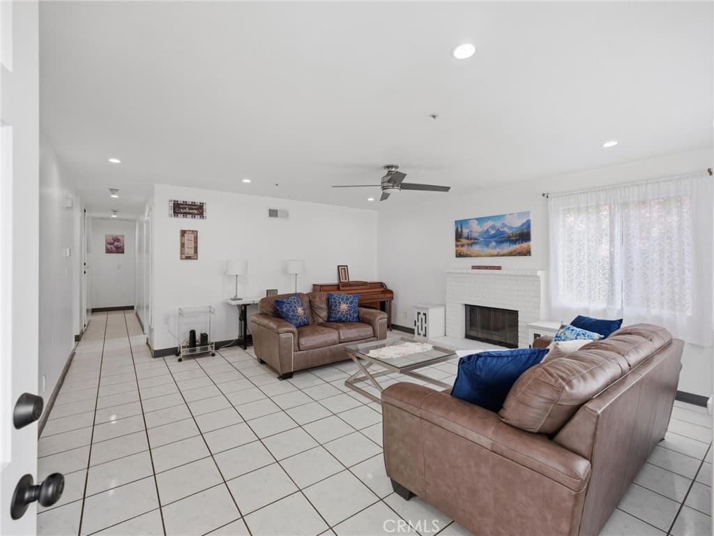 Home at 512 E 8th Street, Pomona — photo 7 of 12