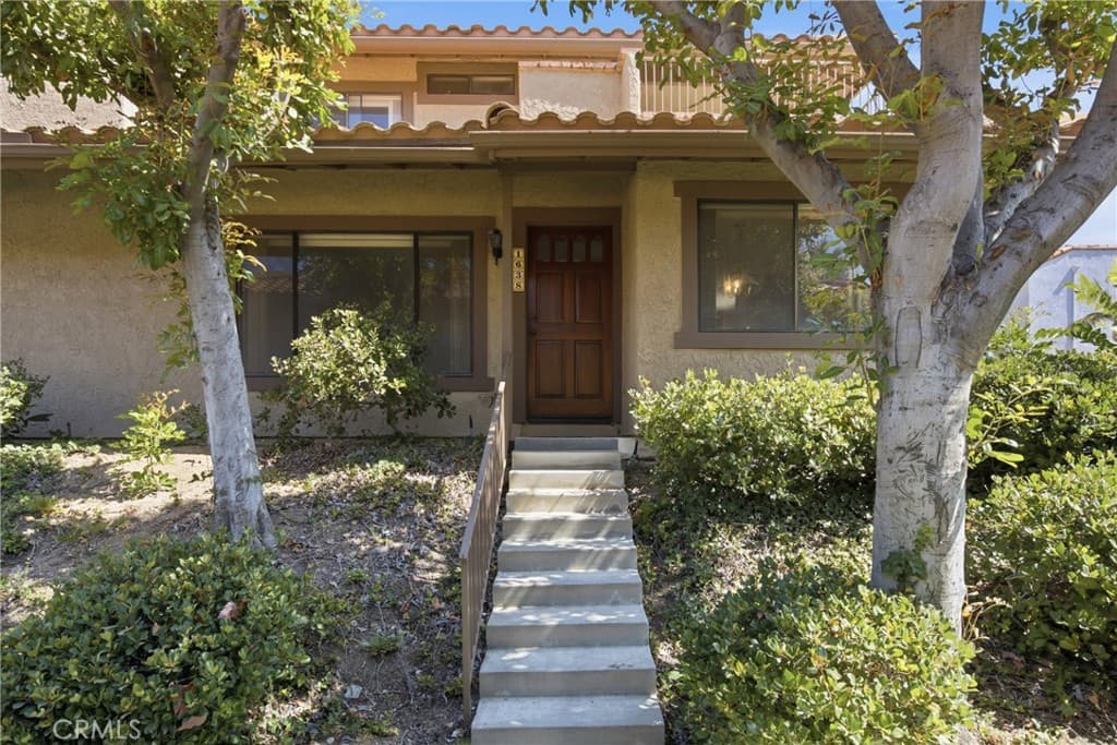 Townhouse at 1638 Calle Coronado, Duarte — photo 2 of 12