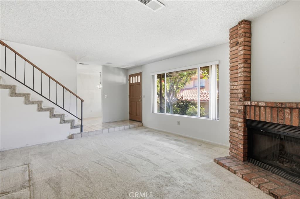 Townhouse at 1638 Calle Coronado, Duarte — photo 3 of 12
