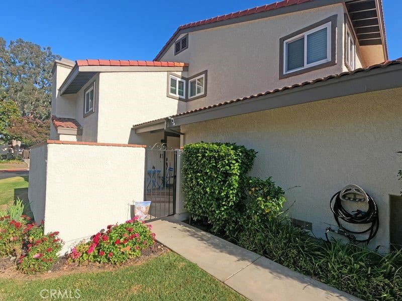 Townhouse at 4679 canyon park lane, La Verne — photo 2 of 12