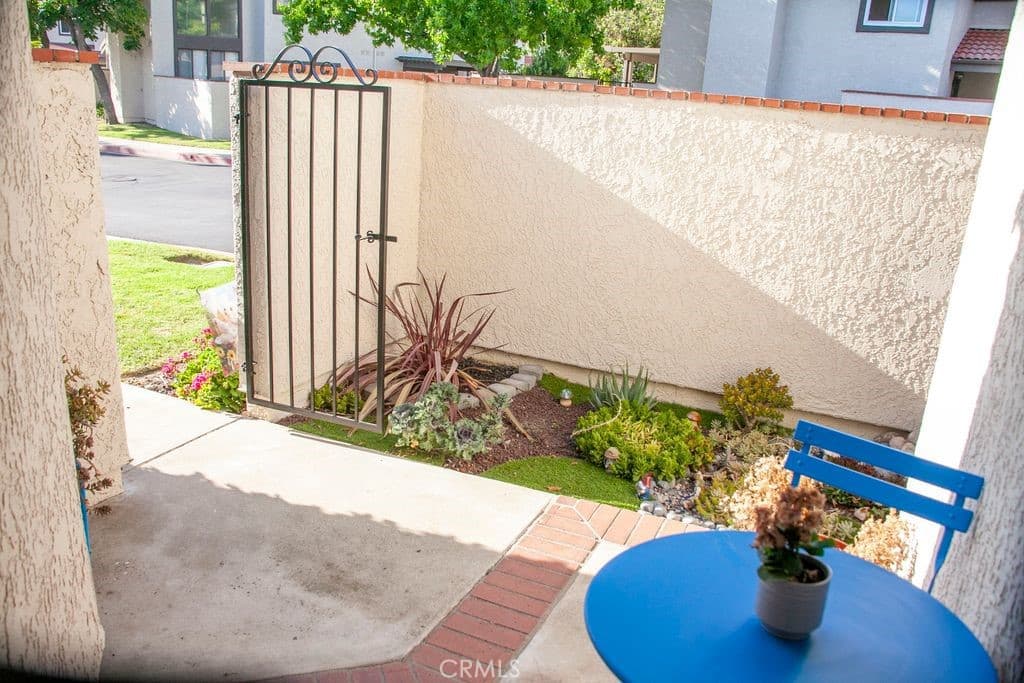 Townhouse at 4679 canyon park lane, La Verne — photo 3 of 12