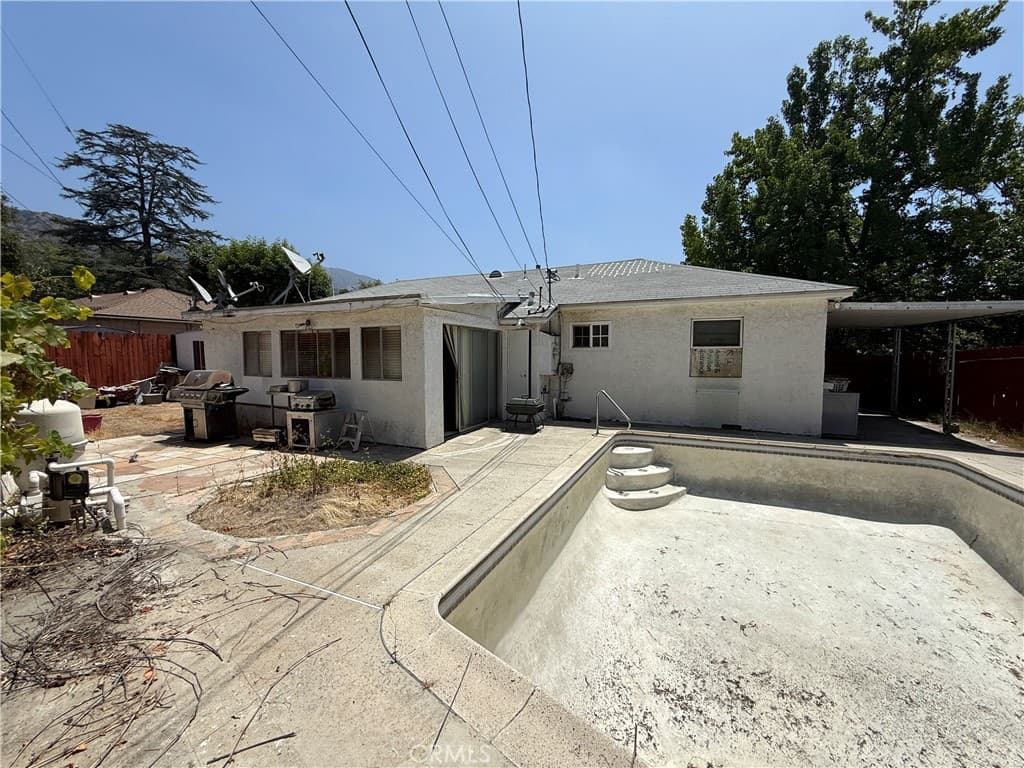 Home at 373 Norumbega, Monrovia — photo 11 of 12