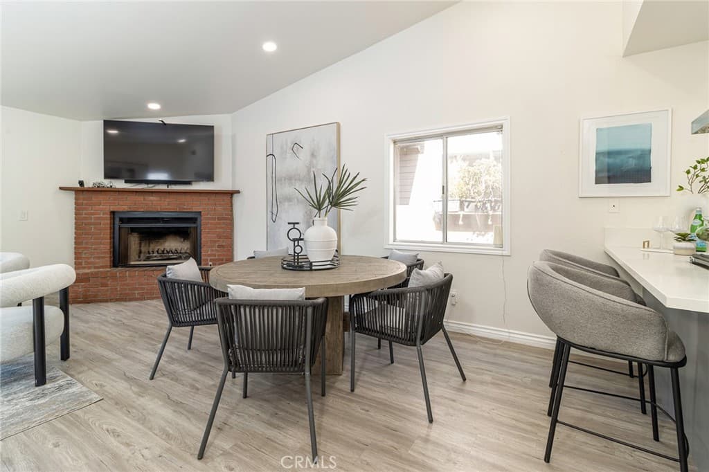 Home at 714 Brookside, Sierra Madre — photo 6 of 12