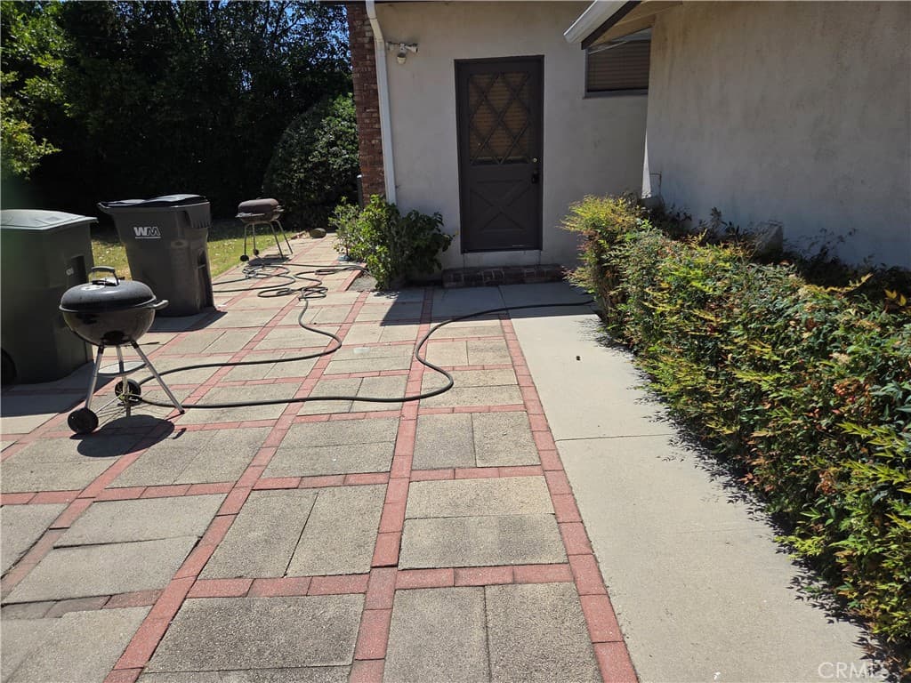 Home at 314 E Las Flores, Arcadia — photo 10 of 11