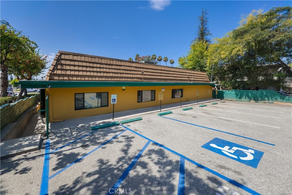 Home at 635 W Foothill, Monrovia — photo 4 of 12