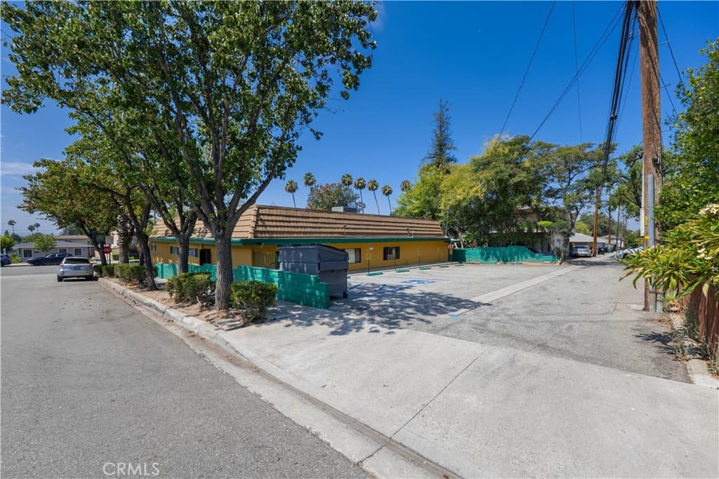 Home at 635 W Foothill, Monrovia — photo 5 of 12