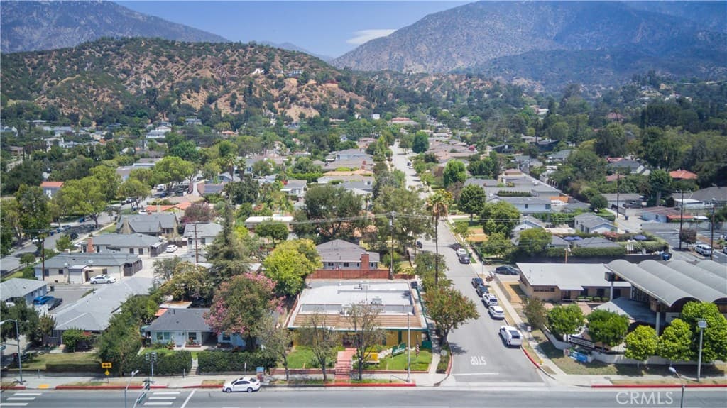 Home at 635 W Foothill, Monrovia — photo 7 of 12
