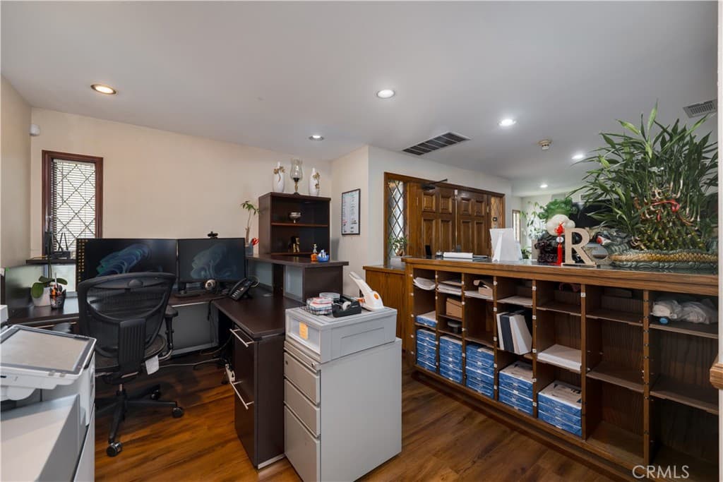 Home at 635 W Foothill, Monrovia — photo 9 of 12