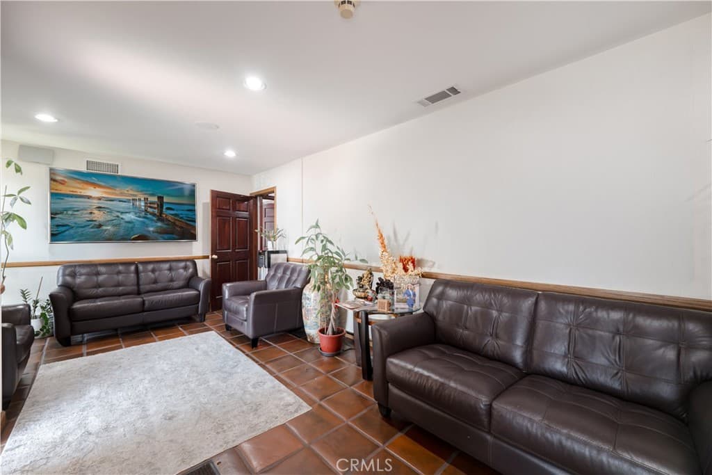 Home at 635 W Foothill, Monrovia — photo 10 of 12