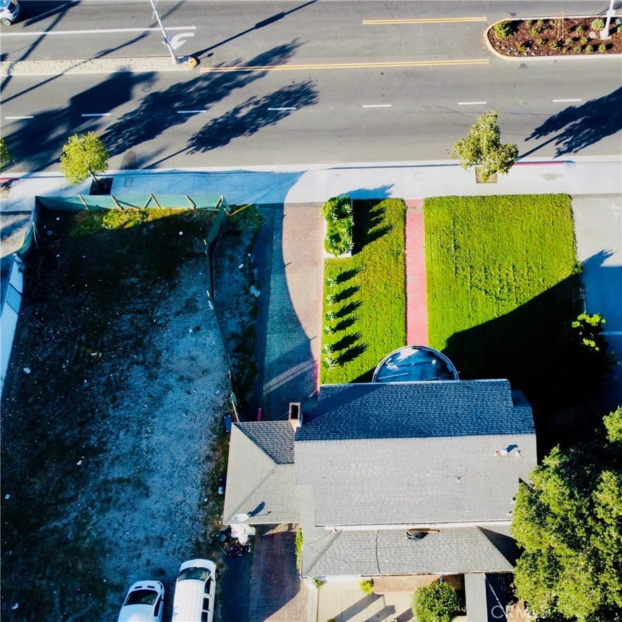 Home at 518 E Foothill, Azusa — photo 10 of 12