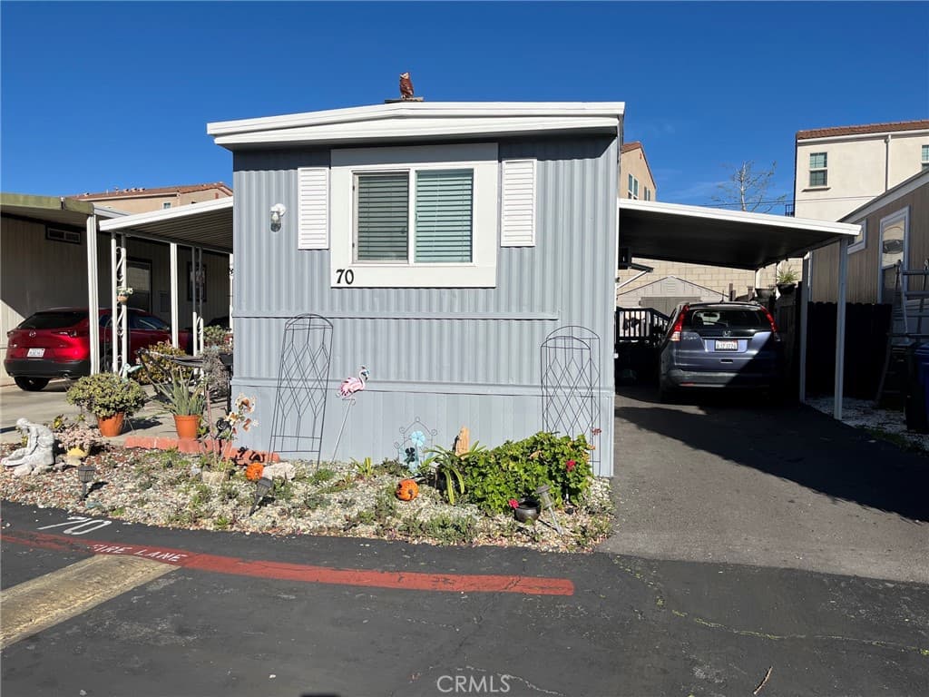 Home at 201 E Arrow Highway 70, Glendora — photo 2 of 6