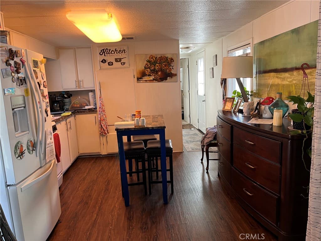 Home at 201 E Arrow Highway 70, Glendora — photo 4 of 6