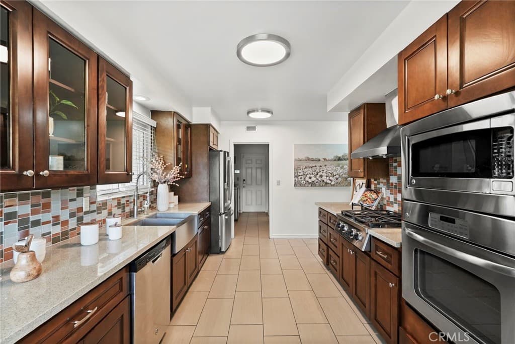 Home at 2025 Yorba Drive, Pomona — photo 11 of 12