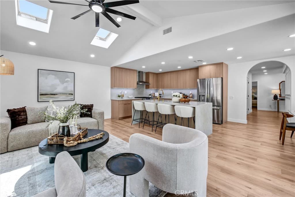 Home at 403 W 5th, San Dimas — photo 3 of 12