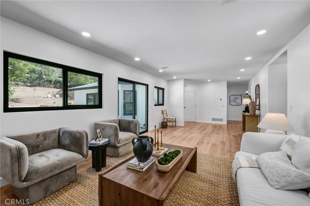 Home at 403 W 5th, San Dimas — photo 10 of 12