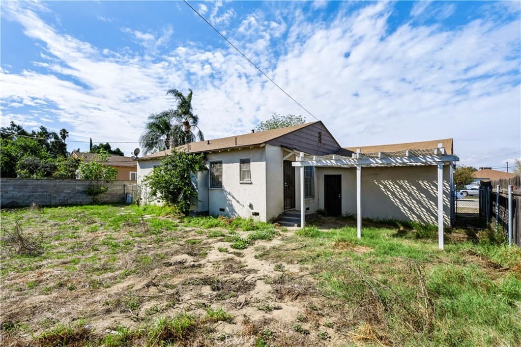 Home at 2234 Notre Dame Avenue, Pomona — photo 8 of 10