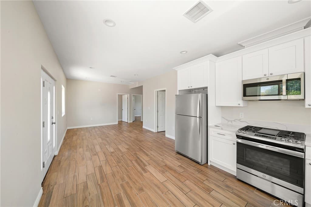 Home at 1421 Bonita, La Verne — photo 11 of 12