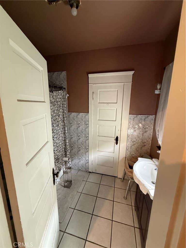 Home at 240 E Kingsley, Pomona — photo 8 of 12