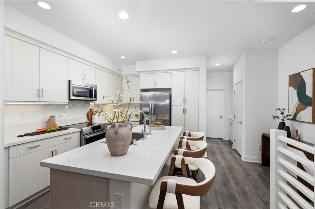 Condo at 419 Falcon Place, Covina — photo 8 of 12