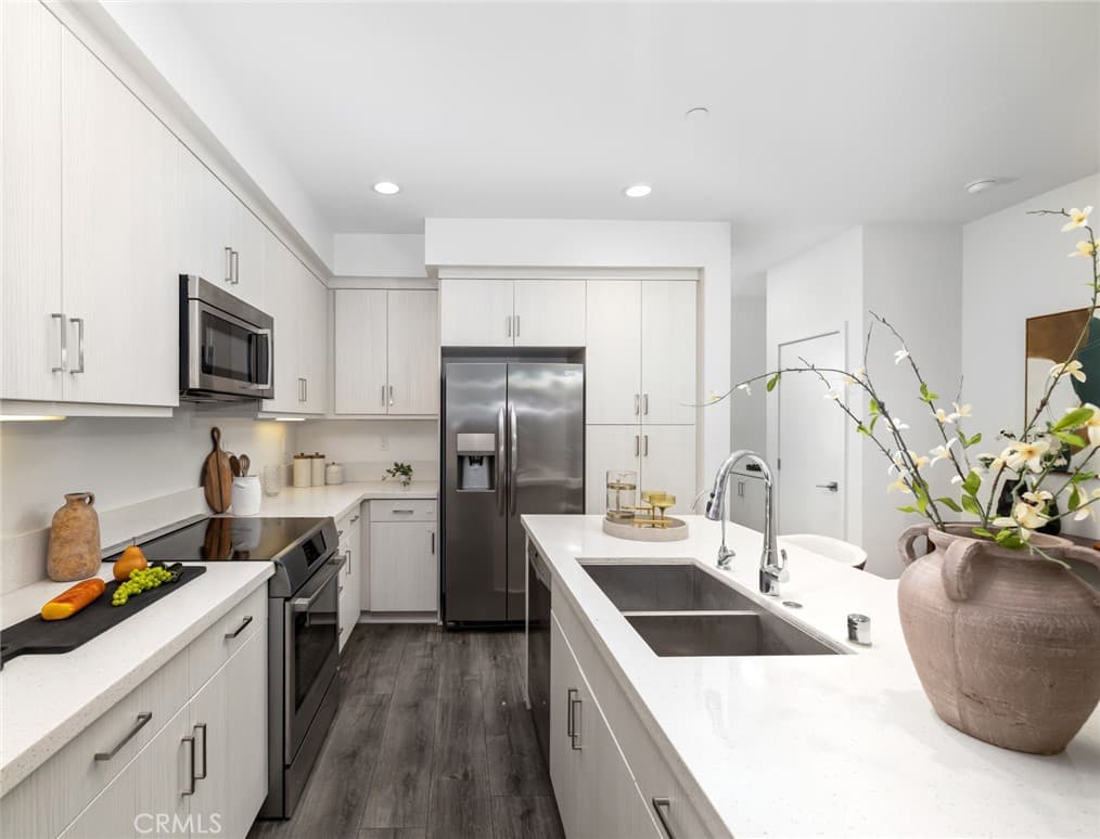 Condo at 419 Falcon Place, Covina — photo 9 of 12
