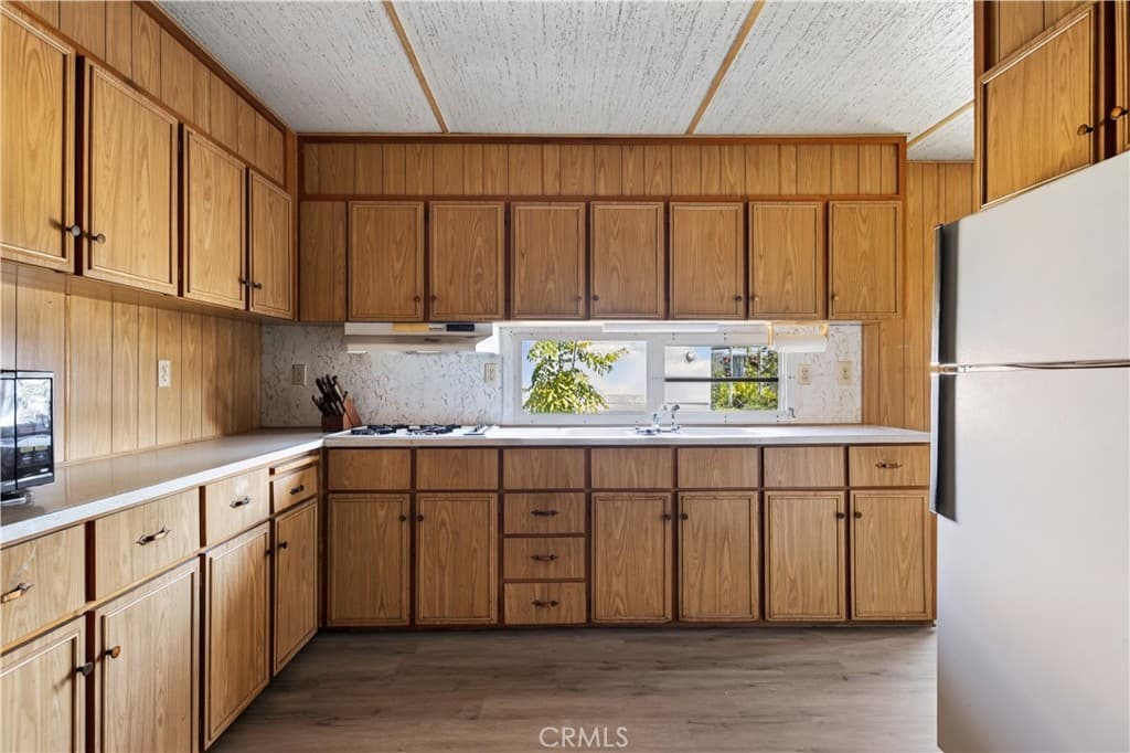 Home at 301 E Foothills Boulevard 143, Pomona — photo 9 of 12