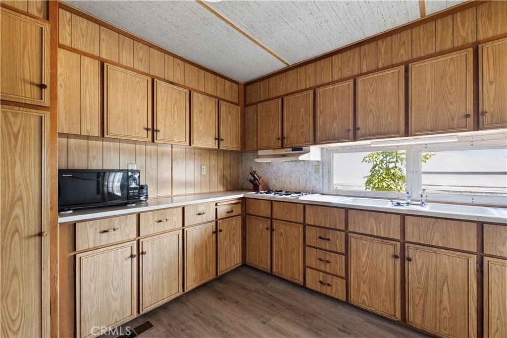Home at 301 E Foothills Boulevard 143, Pomona — photo 10 of 12