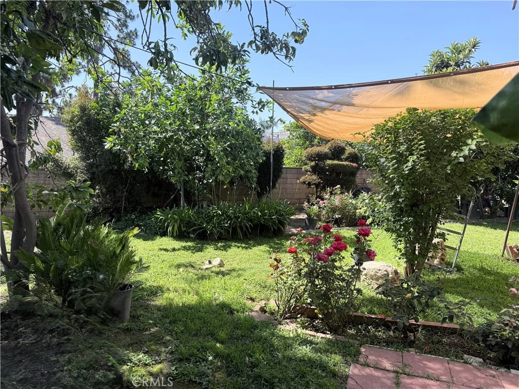 Home at 639 Damien, La Verne — photo 4 of 4