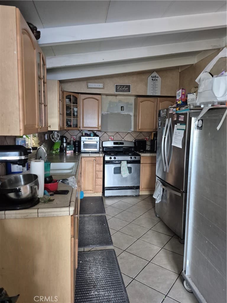 Home at 419 E Lee, Azusa — photo 4 of 12