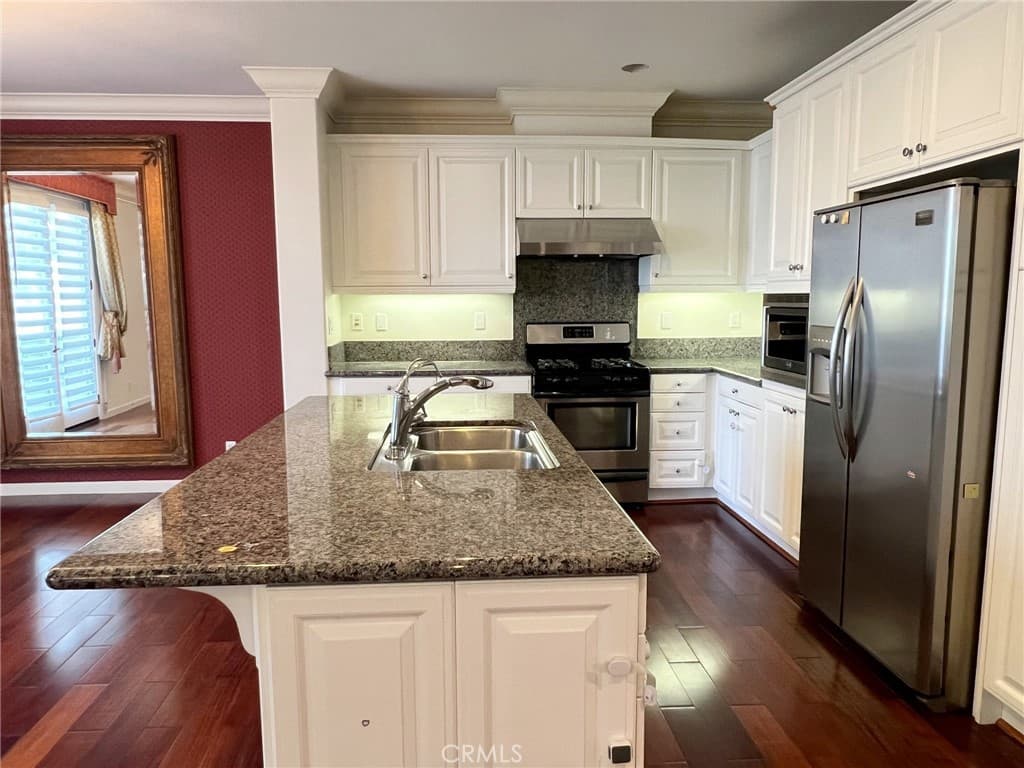Townhouse at 883 Terrace W, Diamond Bar — photo 7 of 12