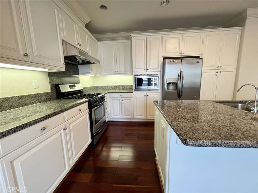 Townhouse at 883 Terrace W, Diamond Bar — photo 8 of 12