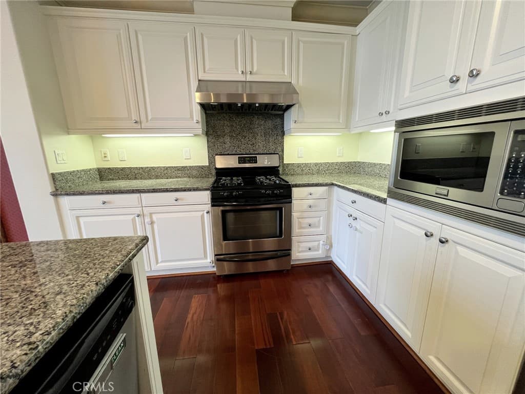 Townhouse at 883 Terrace W, Diamond Bar — photo 9 of 12
