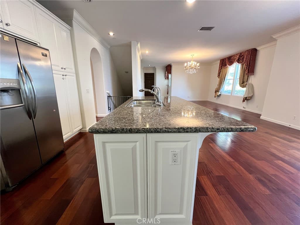 Townhouse at 883 Terrace W, Diamond Bar — photo 10 of 12