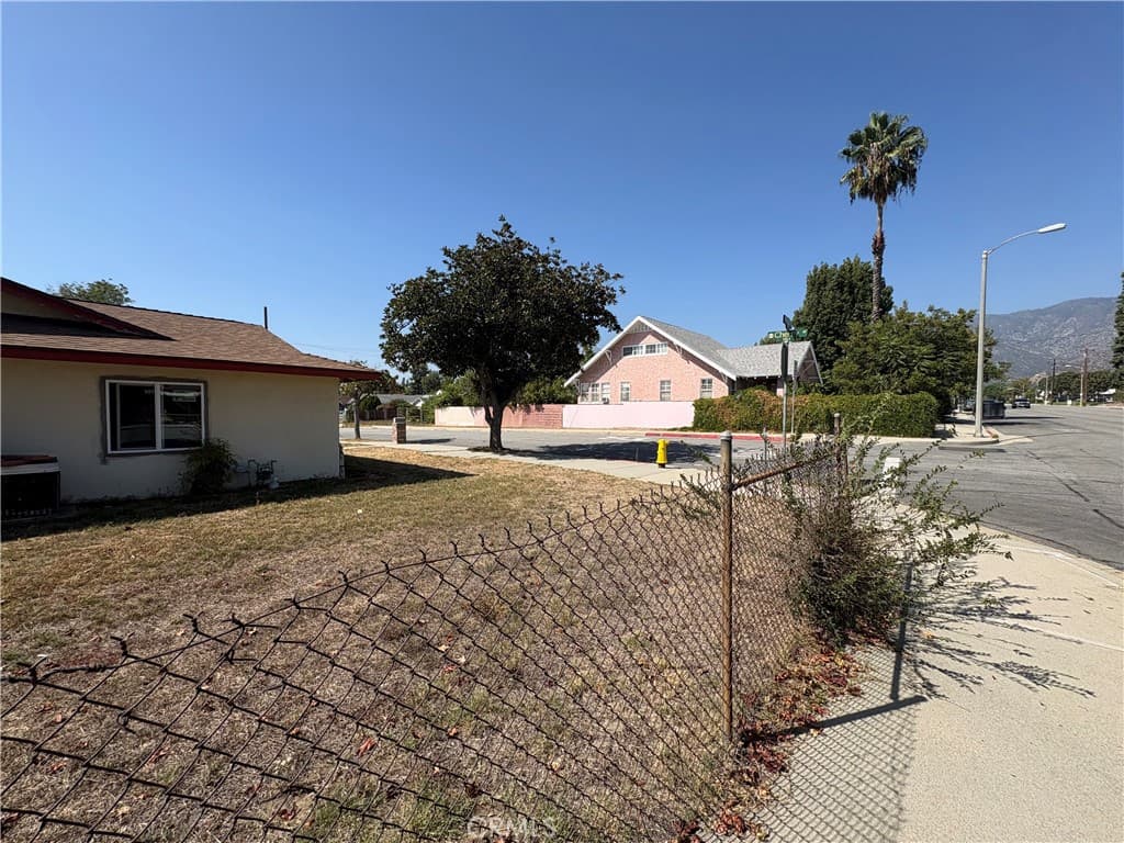 Home at 278 E Cherry, Monrovia — photo 3 of 12