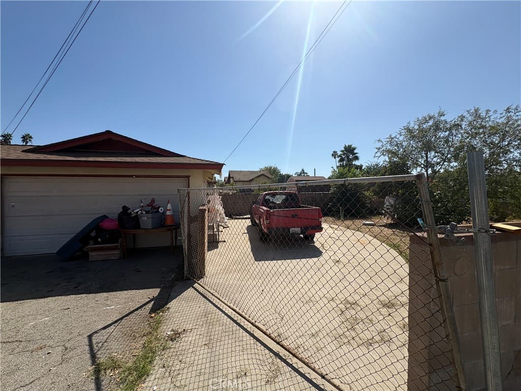 Home at 278 E Cherry, Monrovia — photo 4 of 12