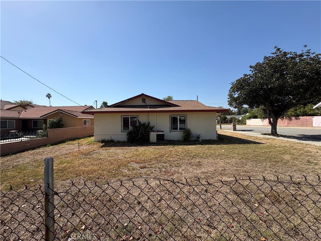 Home at 278 E Cherry, Monrovia — photo 10 of 12