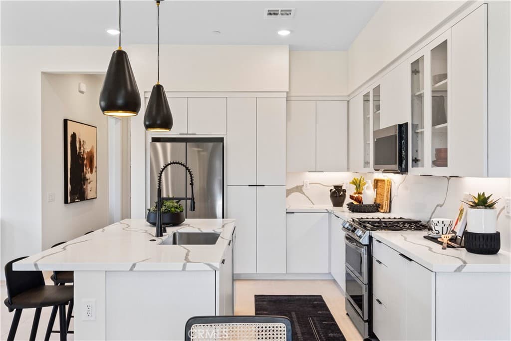 Condo at 221 Roma Court, Walnut — photo 7 of 12