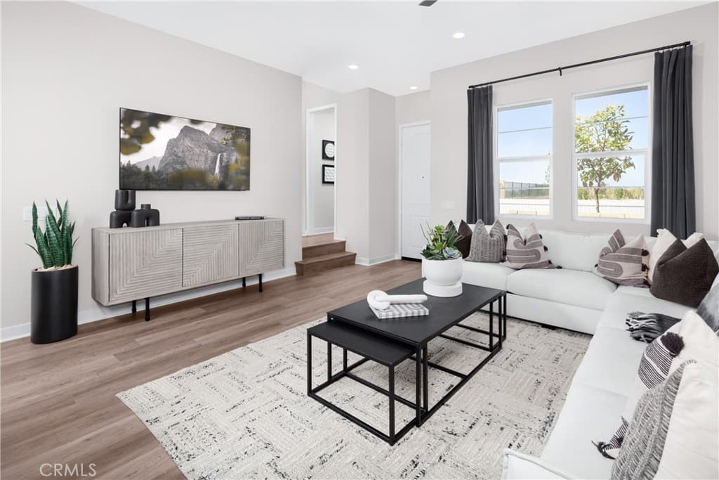 Condo at 226 Roma Court, Walnut — photo 4 of 12