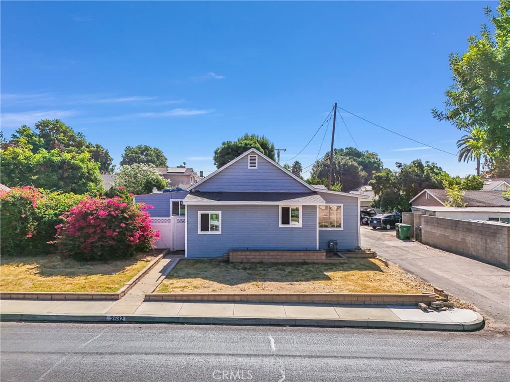 Home at 2532 N White Avenue, La Verne — photo 3 of 12