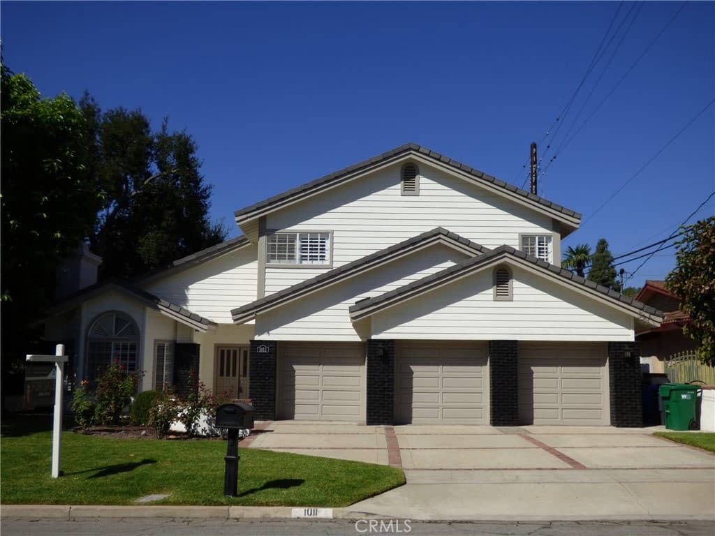 Home at 1011 Rodeo Road, Arcadia — photo 1 of 12