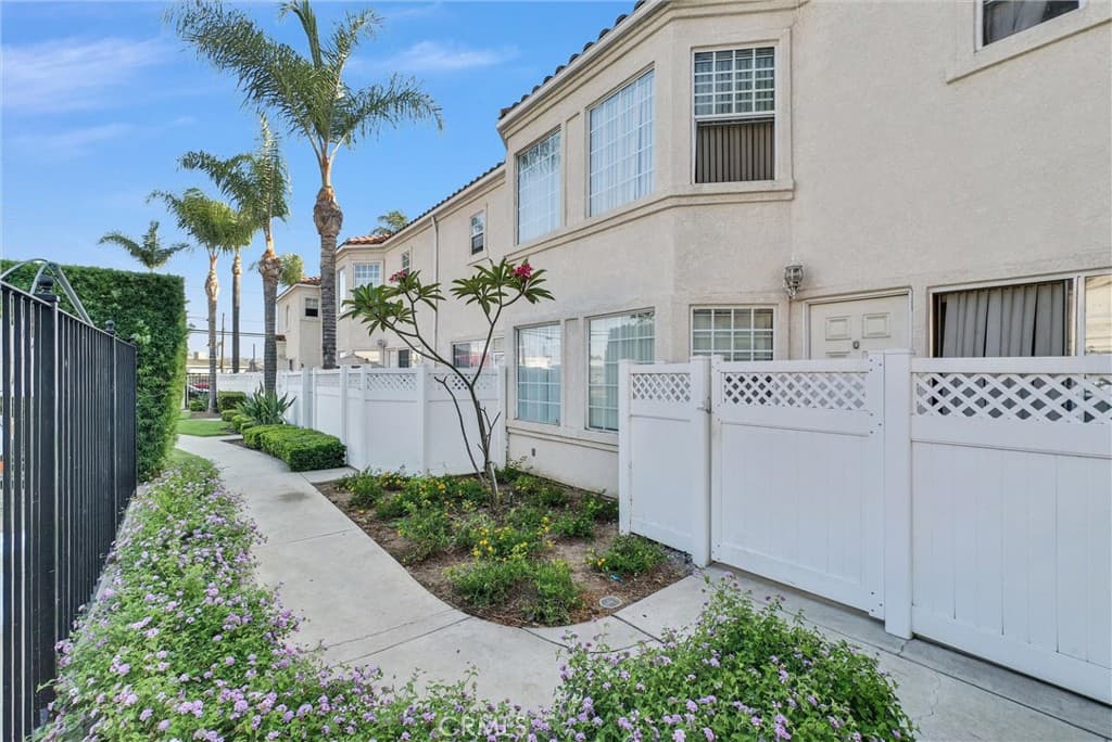 Condo at 19555 E Cypress Street P, Covina — photo 3 of 12