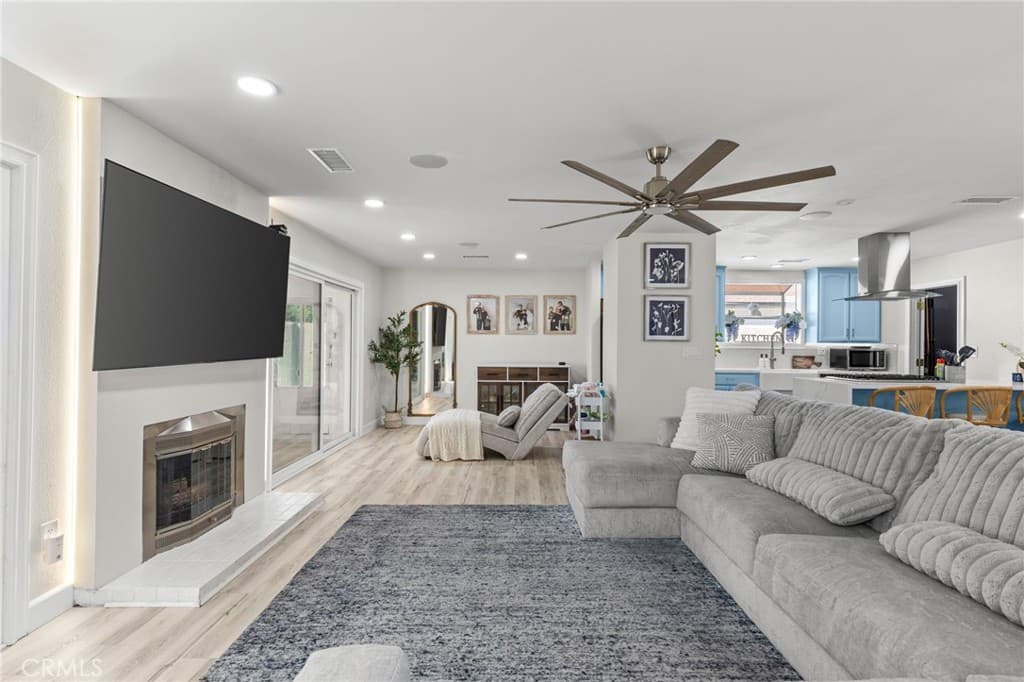 Home at 218 Foxbury, Pomona — photo 11 of 12
