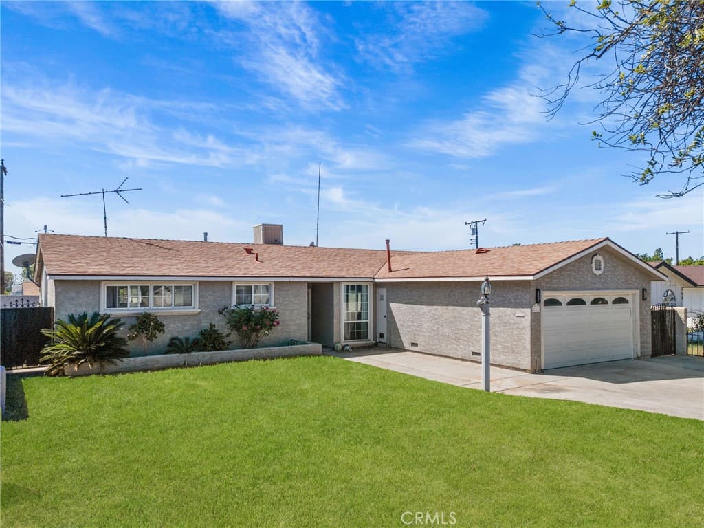 Home at 218 Foxbury, Pomona — photo 3 of 12