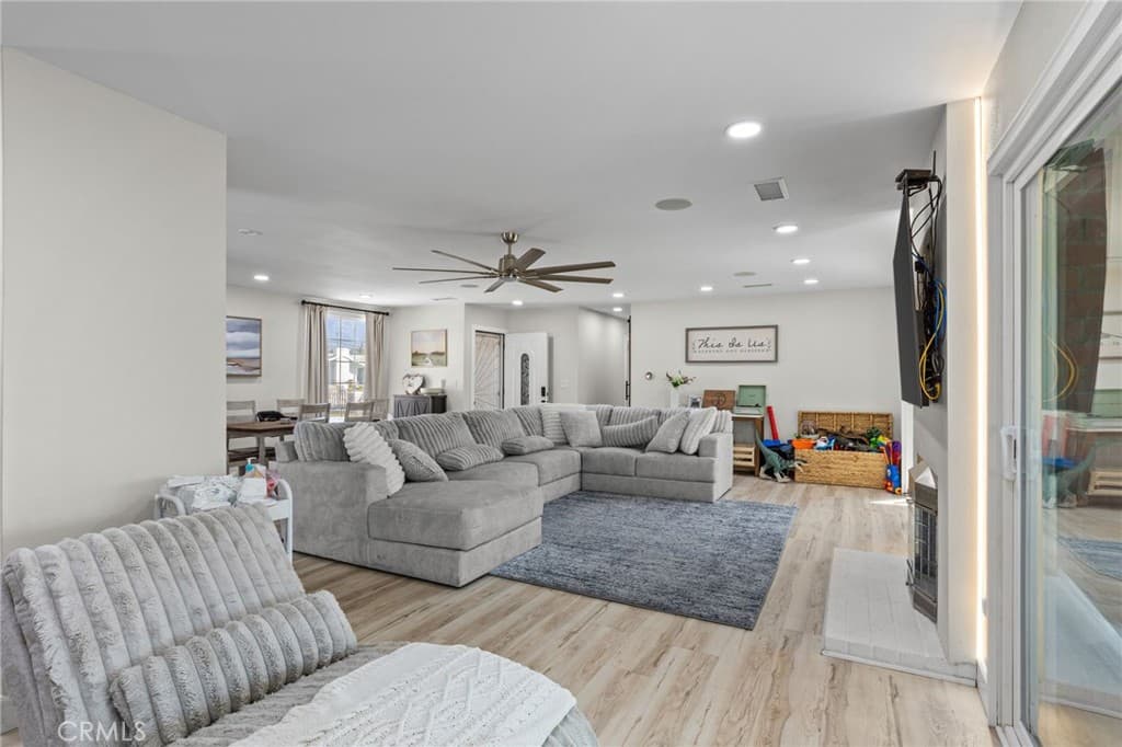 Home at 218 Foxbury, Pomona — photo 8 of 12