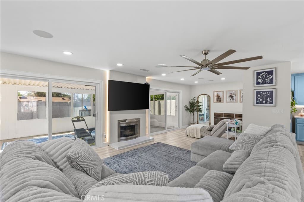 Home at 218 Foxbury, Pomona — photo 9 of 12