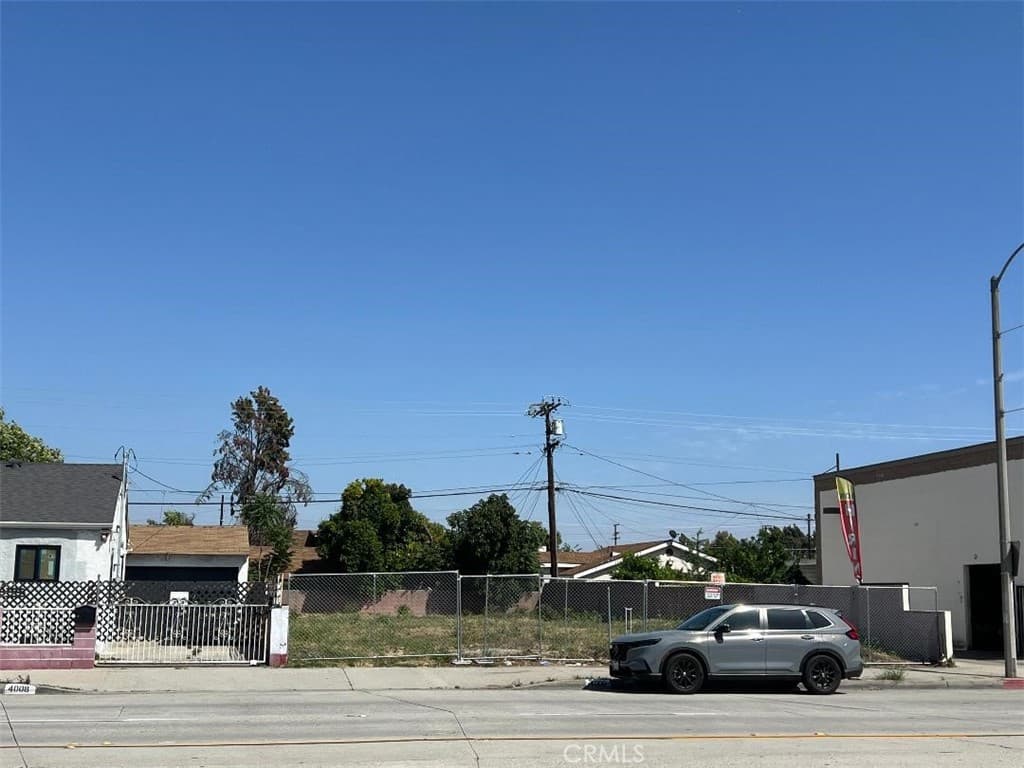 Home at 4004 Baldwin, El Monte — photo 3 of 4