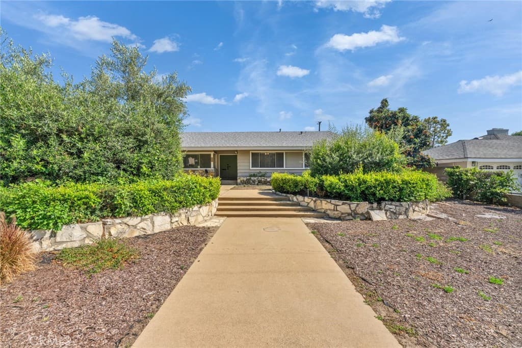 Home at 888 Syracuse, Claremont — photo 2 of 12